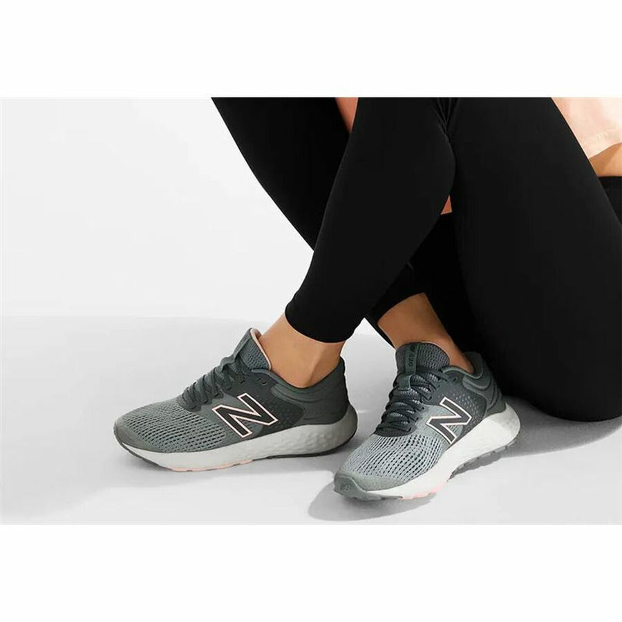 Scarpe Sportive New Balance 520v7 Grigio chiaro